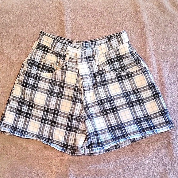 JUNIOR SHORTS SZ SMALL - Picture 1 of 4